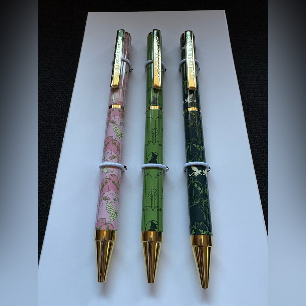 Lug x Wicked For Good Pens (Elphaba Green and Glinda Pink with Gold 3-pack) - Picture 6 of 12